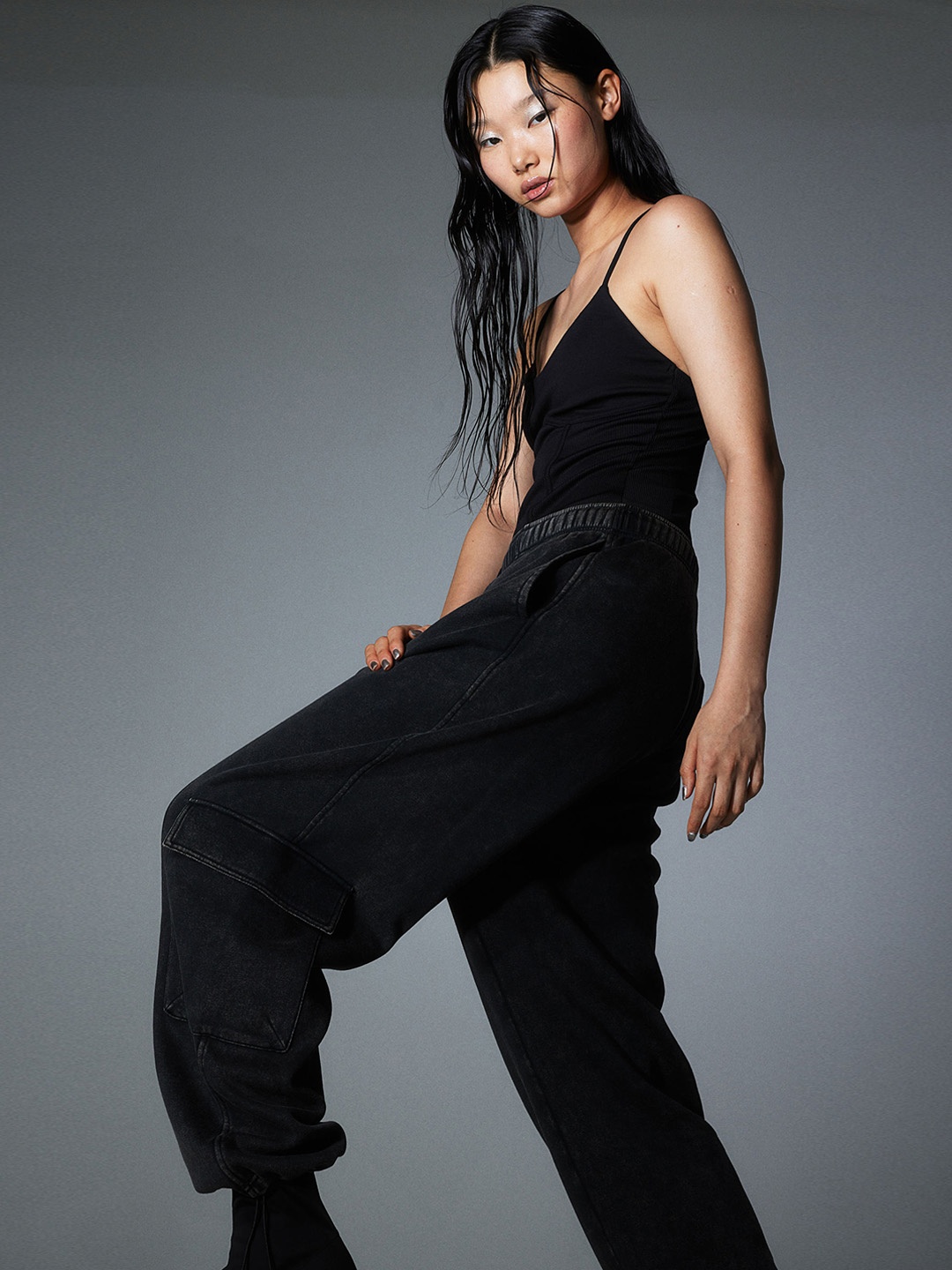 

H&M Women Cargo Sweatpants, Black
