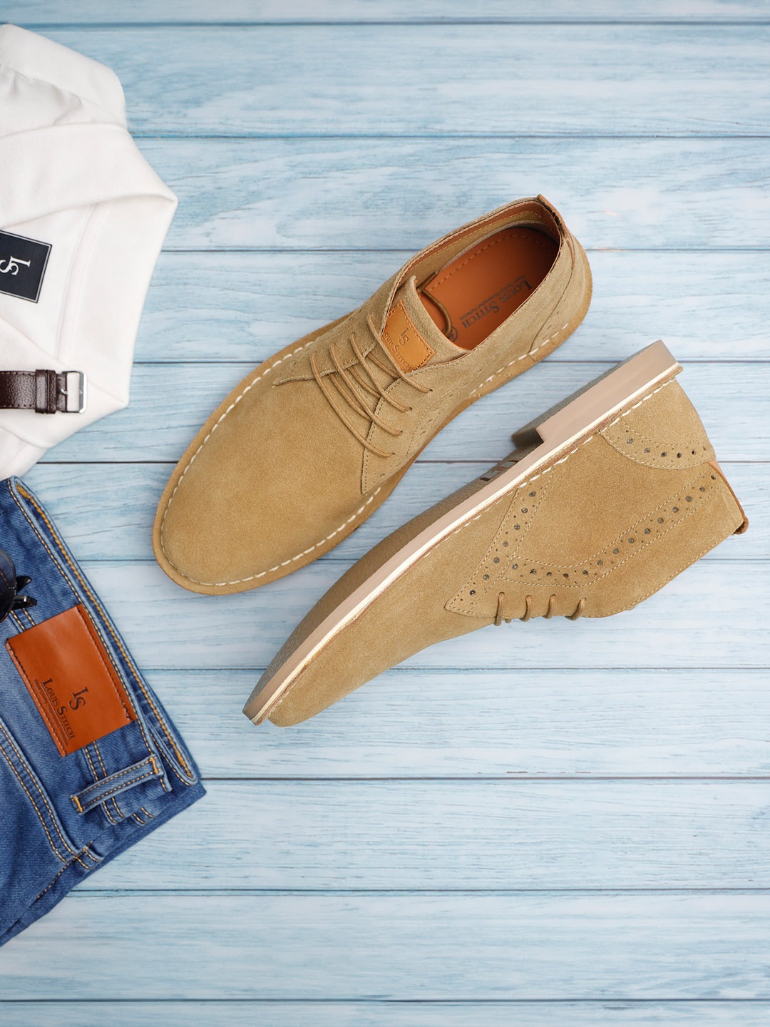 

LOUIS STITCH Men Mid-Top Solid Suede Desert Boots, Beige
