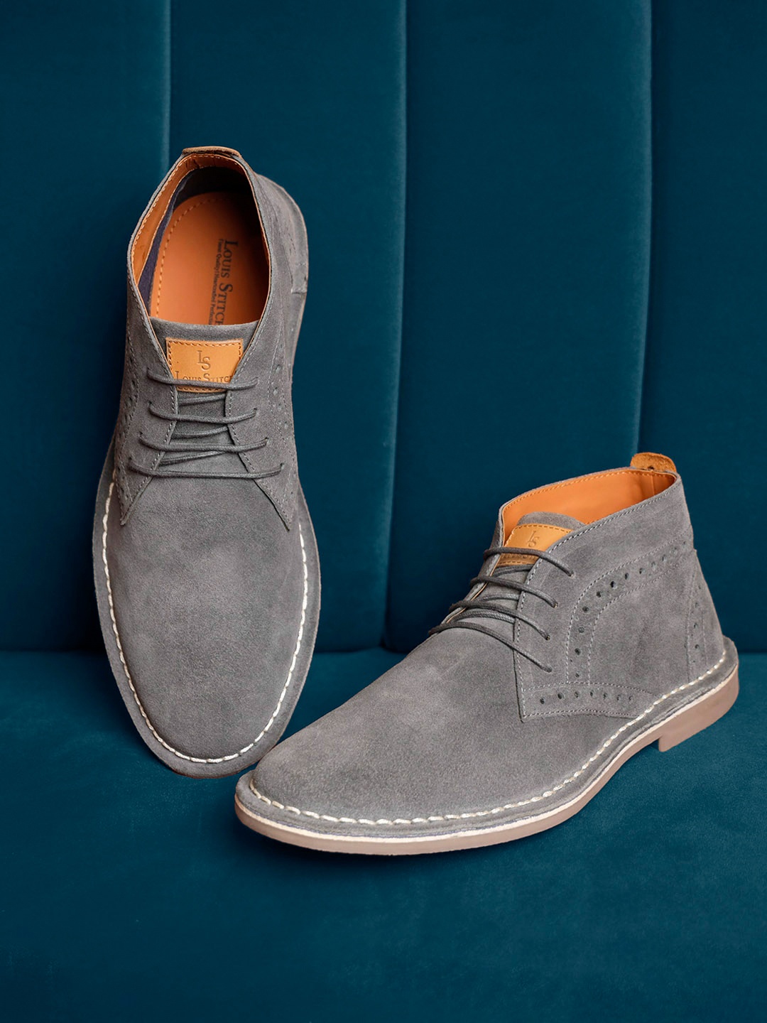 

LOUIS STITCH Men Mid-Top Solid Suede Desert Boots, Grey
