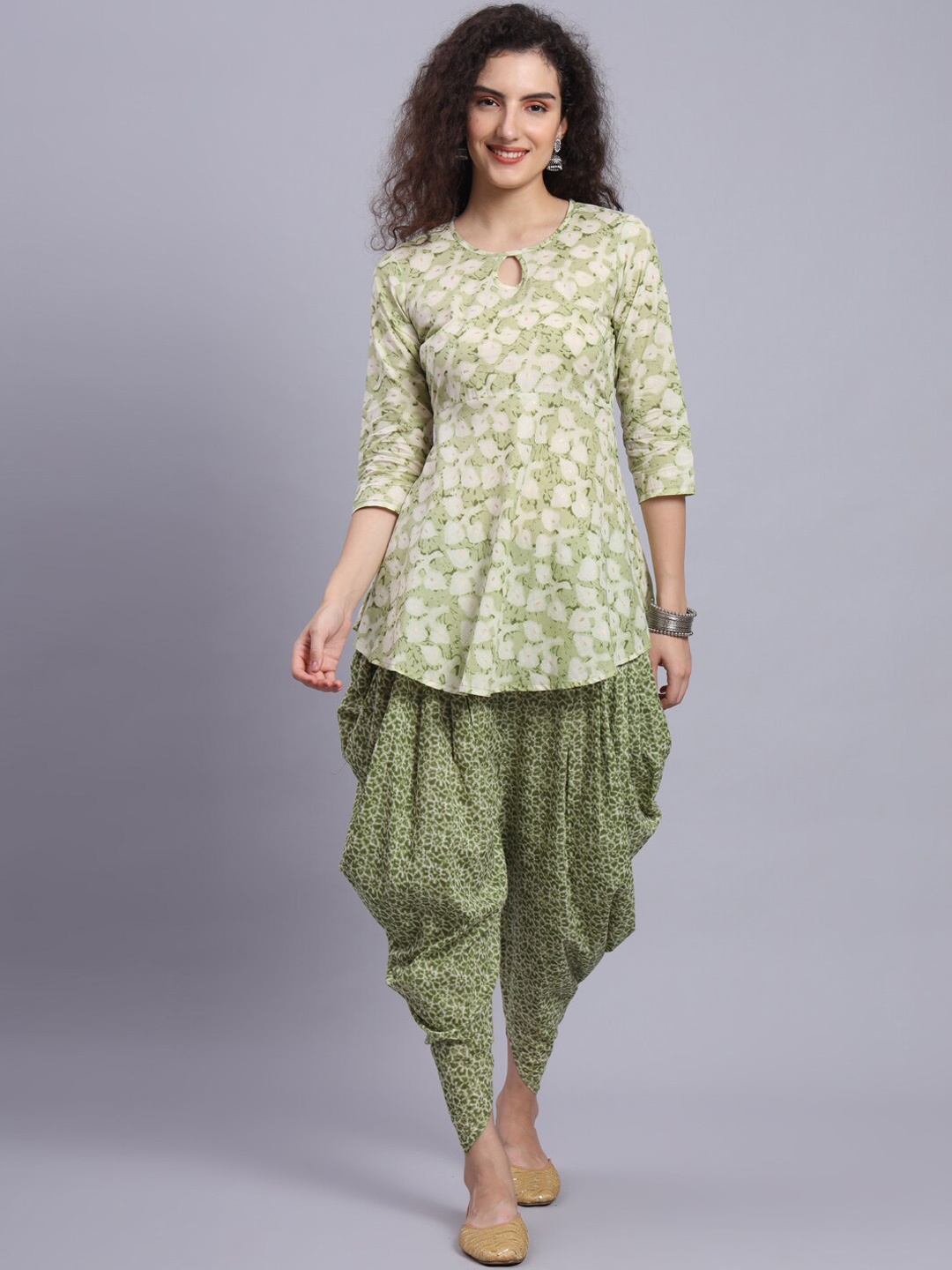

LARGISH Floral Printed Pure Cotton Kurti With Dhoti Pants, Green