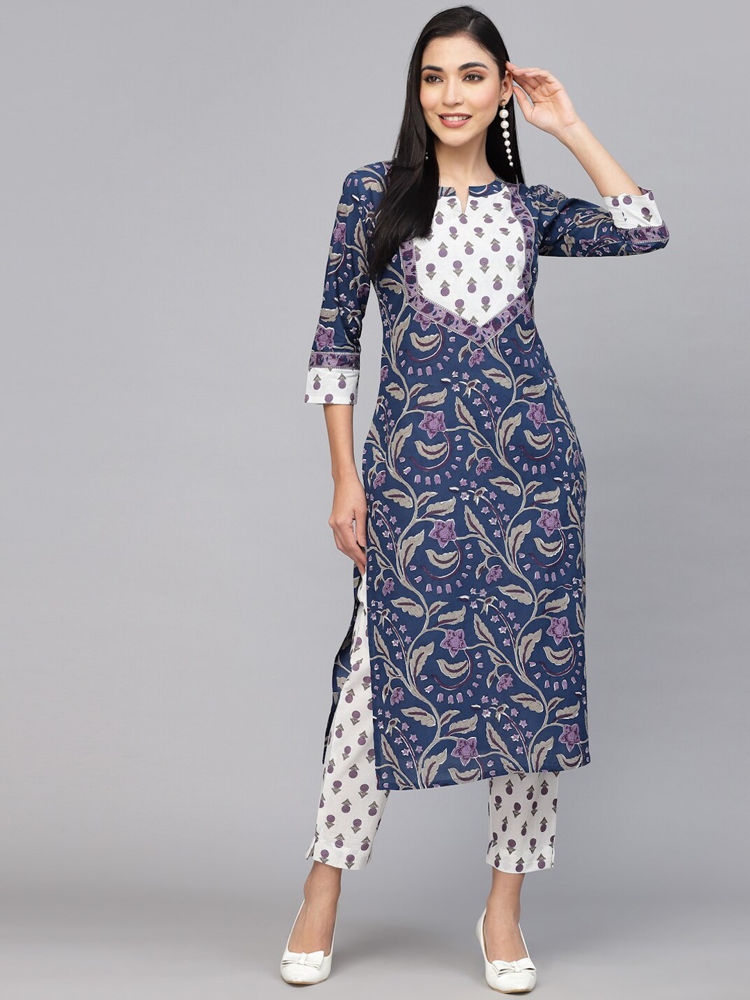 

LARGISH Floral Printed Round Neck Beads and Stones Pure Cotton Kurta Set, Blue