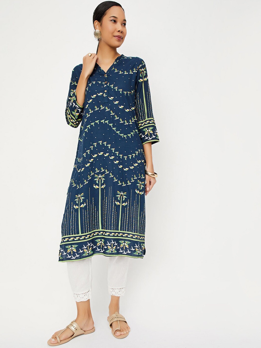 

max Yoke Design Thread Work Kurta, Blue
