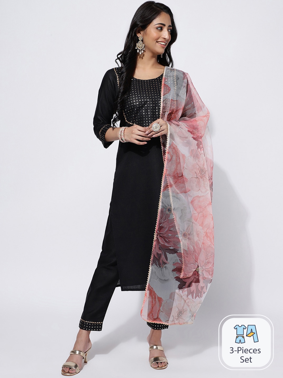 

SKYLEE Floral Printed Regular Kurta With Trousers & Dupatta, Black