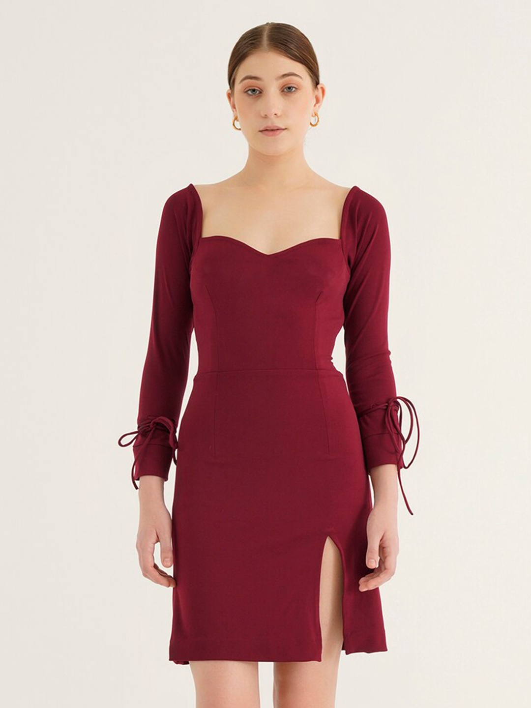 

Ipso Facto Sweetheart Neck Tie-Ups Sheath Mini Dress, Maroon