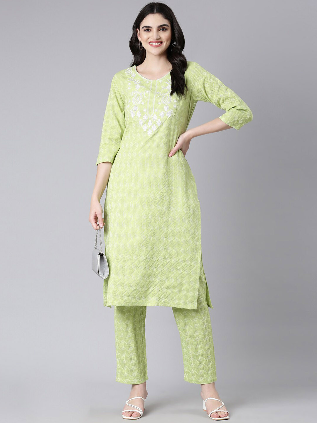 

KALINI Floral Embroidered Regular Thread Work Pure Cotton Kurta with Trousers, Green