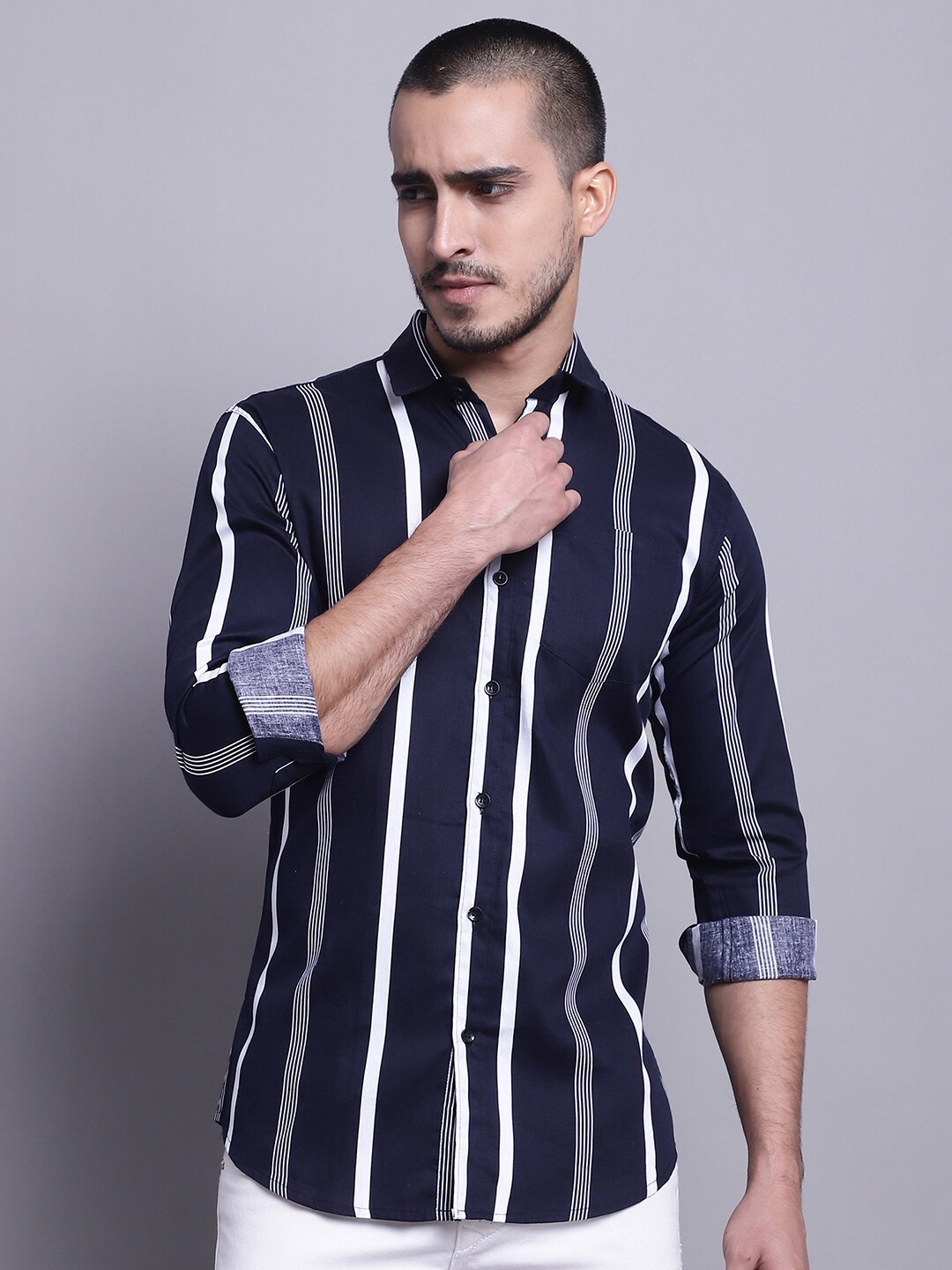

HANUMNTRA Comfort Vertical Stripes Casual Shirt, Blue