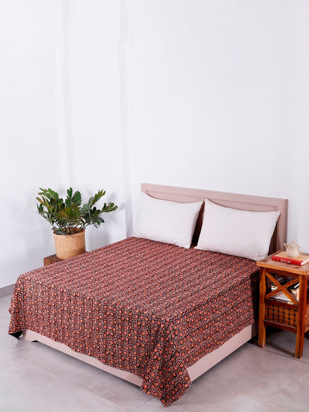 

HANDICRAFT PALACE Black & Red Block Printed Cotton Quilted Double Queen Bed Cover