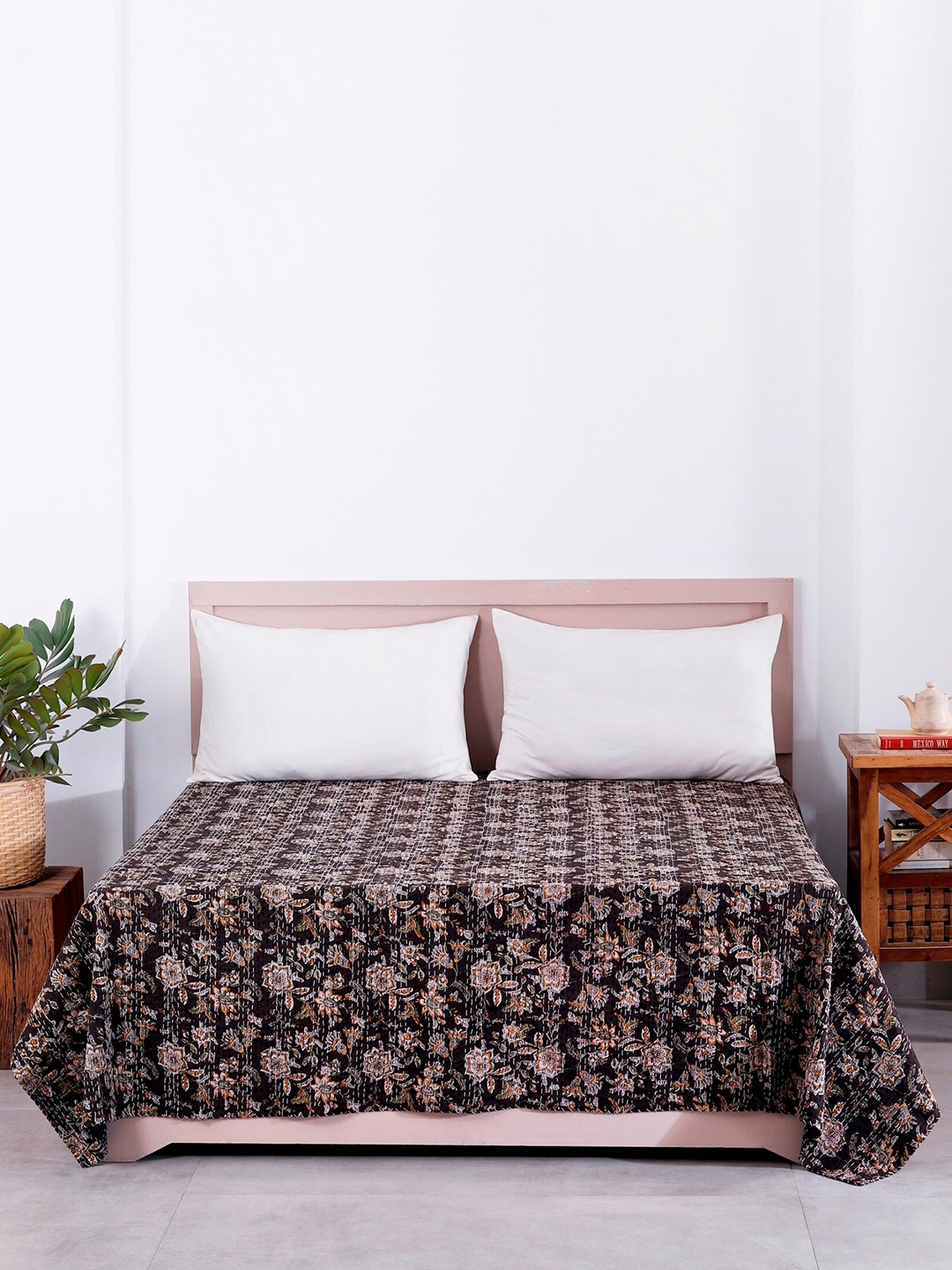 

HANDICRAFT PALACE Black Block Printed Pure Cotton Quilted Double Queen Bed Cover