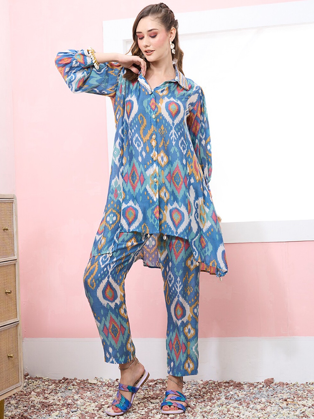 

ODETTE Printed Shirt Collar Top With Trousers, Blue