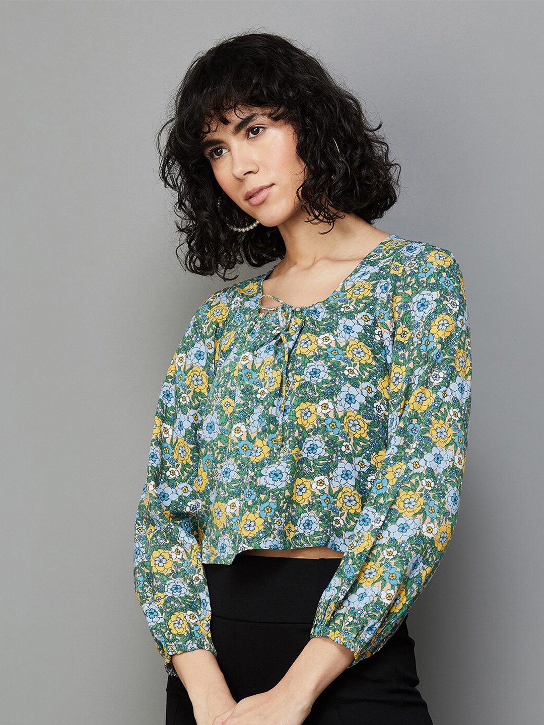

Ginger by Lifestyle Floral Printed Tie-Up Neck Crop Top, Green