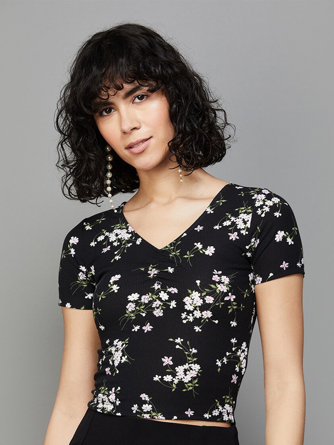 

Ginger by Lifestyle Floral Printed Fitted Crop Top, Black