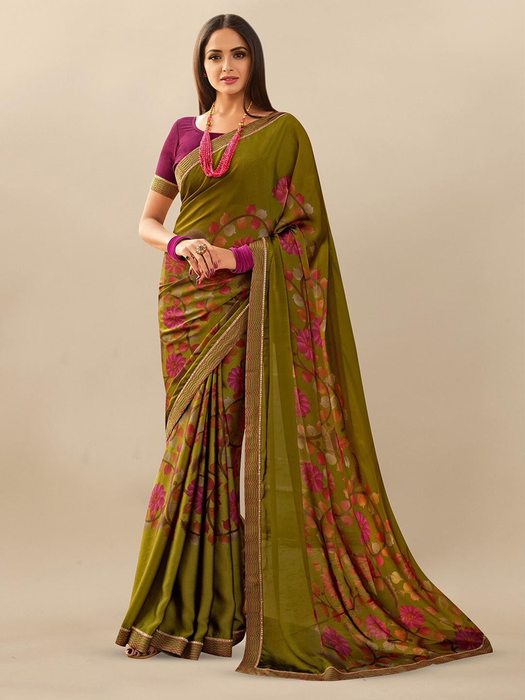 

Atulyam Tex World Floral Printed Sequinned Saree, Red