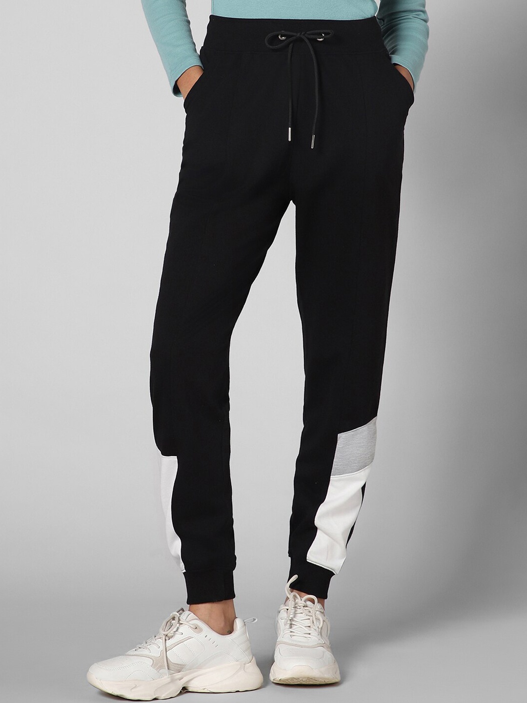 

People Women Mid-Rise Colorblocked Joggers, Black