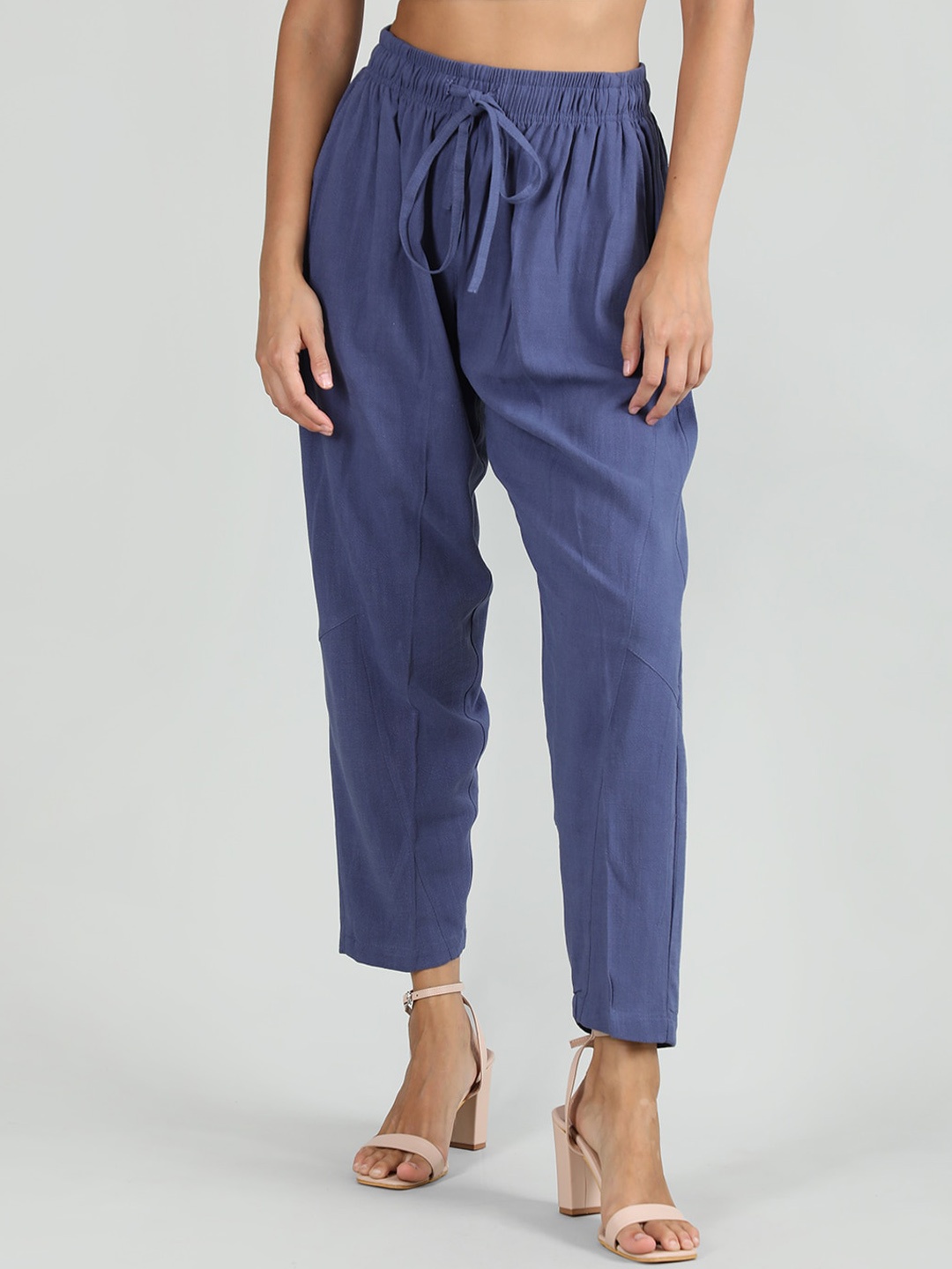 

CHKOKKO Women Mid-Rise Easy Wash Linen Peg Trousers, Blue