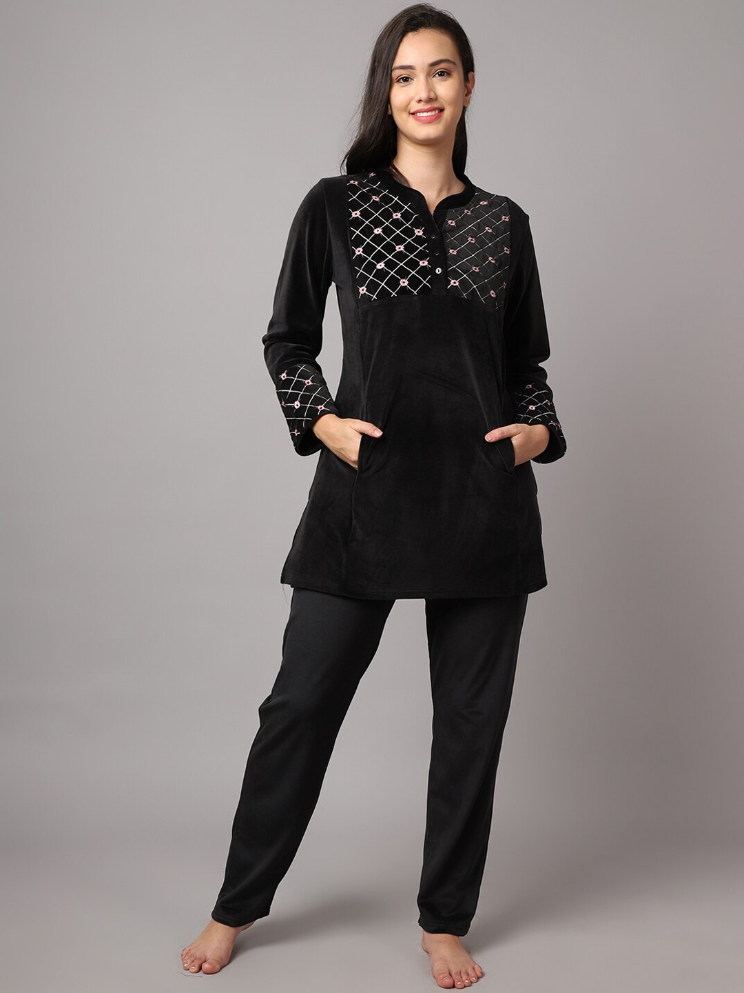 

Aerowarm Embroidered Velvet Kurti And Pyjamas Night Suit, Black