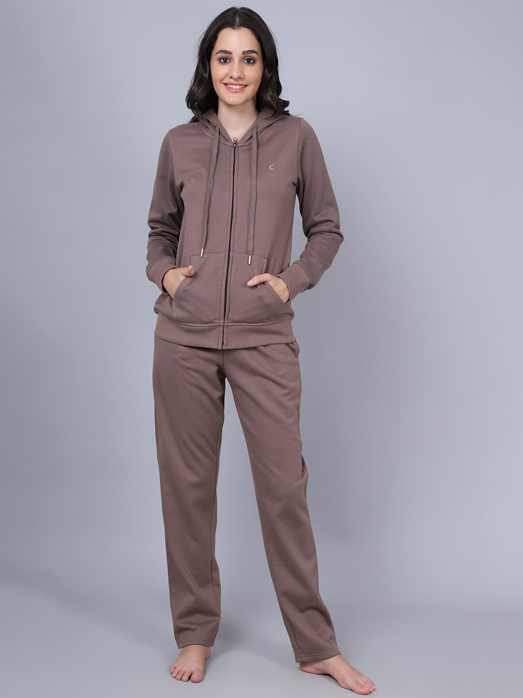 

Aerowarm Hooded Neck Long Sleeve Pocket Night Suit, Camel brown