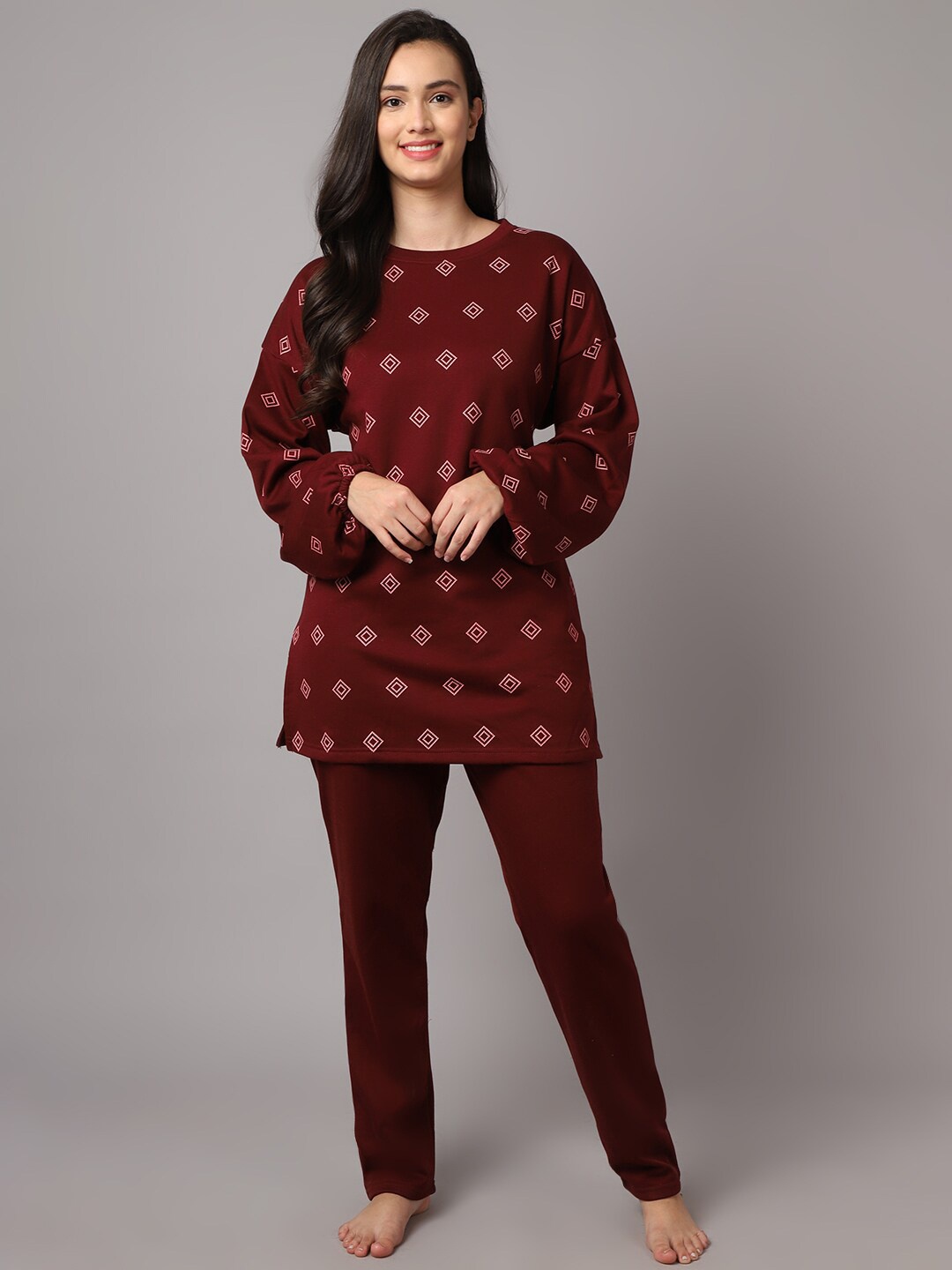 

Aerowarm Geometric Printed Night Suit, Maroon