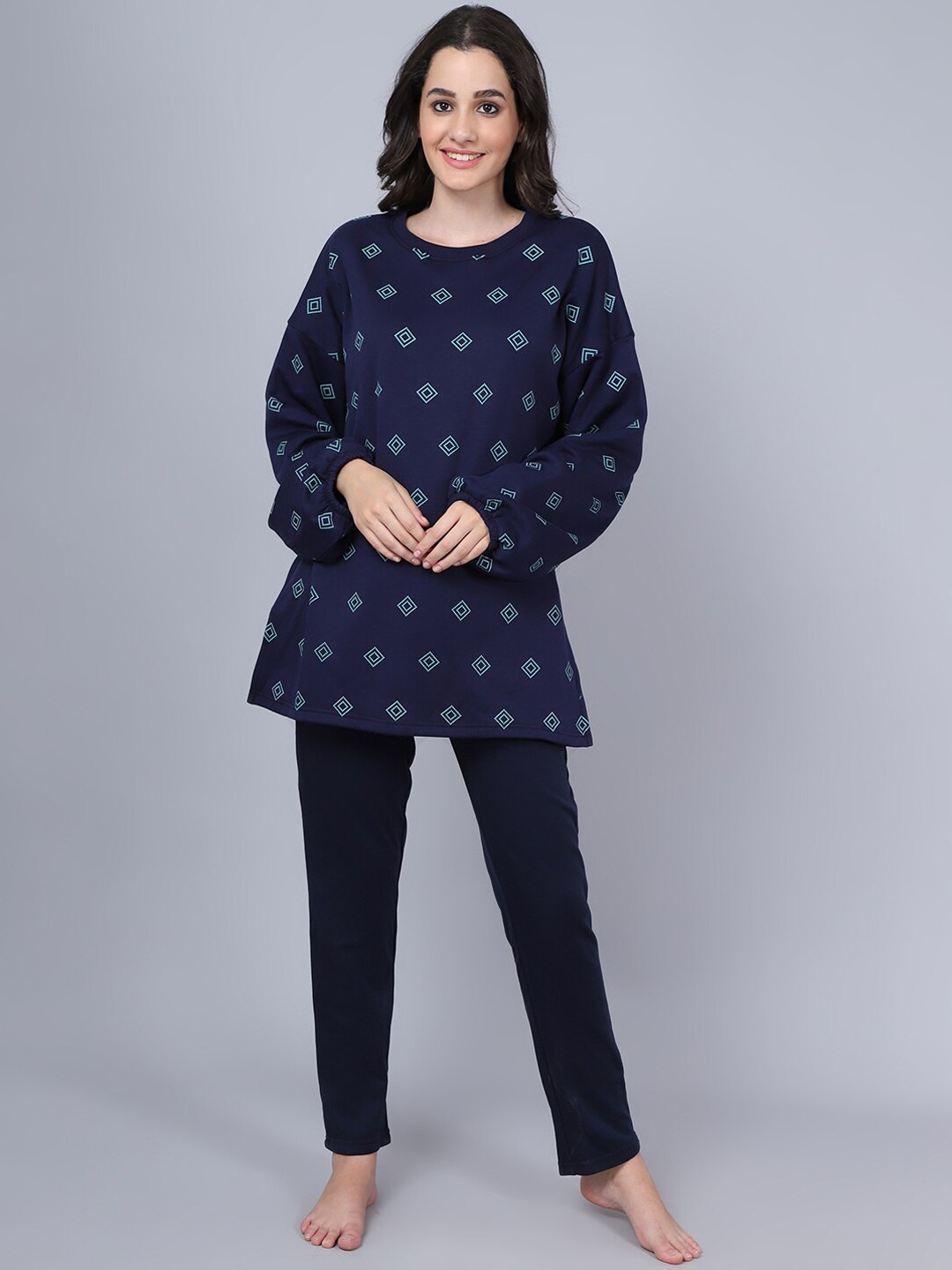 

Aerowarm Geometric Printed Night Suit, Navy blue