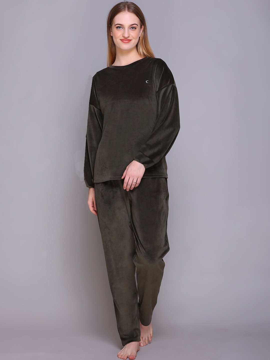 

Aerowarm Round Neck T-Shirt With Pyjamas, Olive