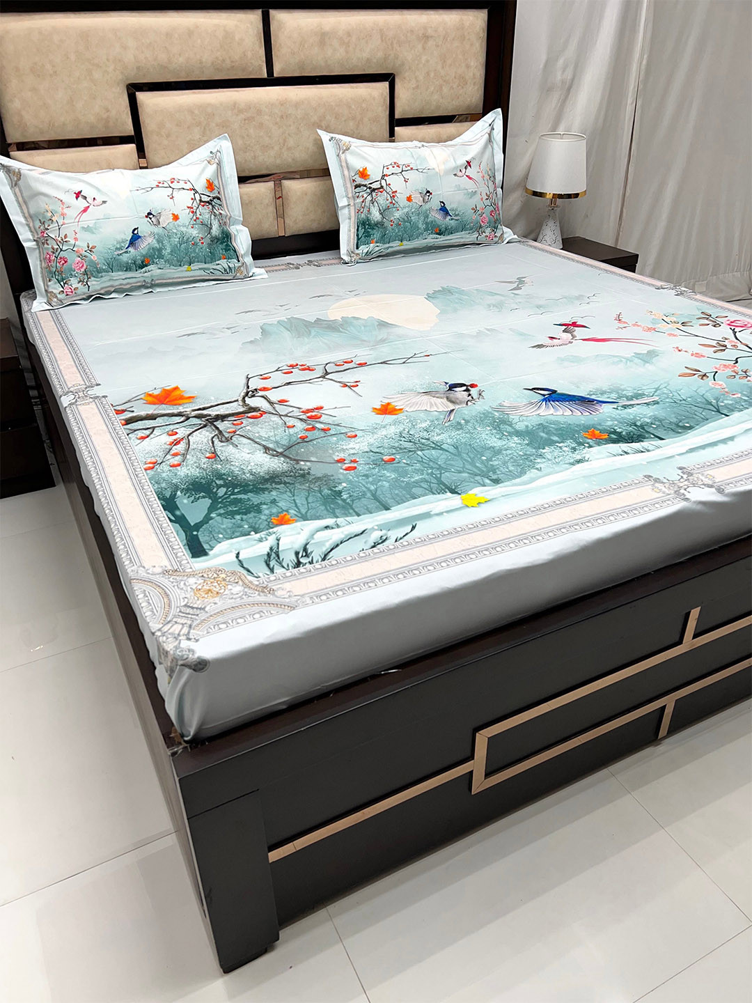 

Pure Decor Majestic Green & Orange Pure Cotton 350 TC King Bedsheet with 2 Pillow Covers