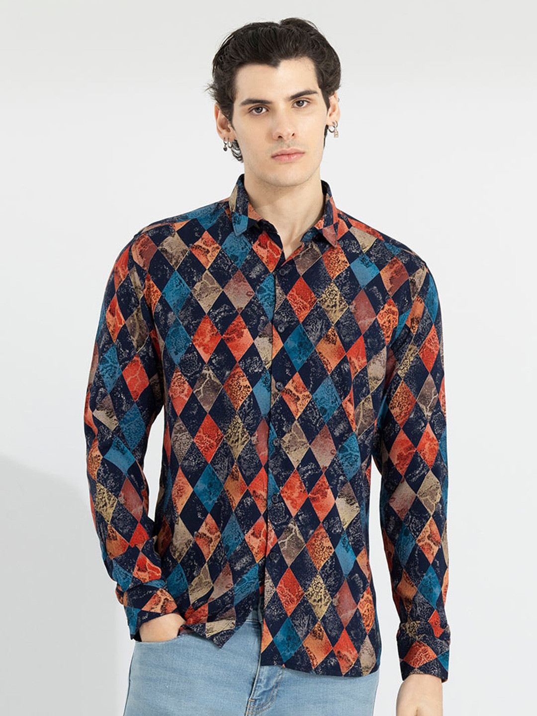 

Snitch Classic Geometric Printed Slim Fit Casual Shirt, Red