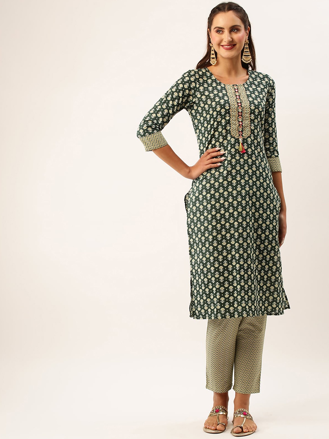 

ODETTE Ethnic Motifs Printed Gotta Patti Straight Kurta with Trouser, Green