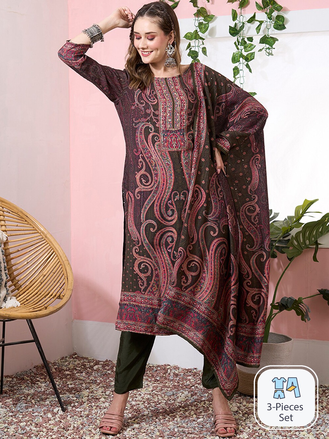 

ODETTE Paisley Printed Regular Kurta With Trousers & Dupatta, Olive