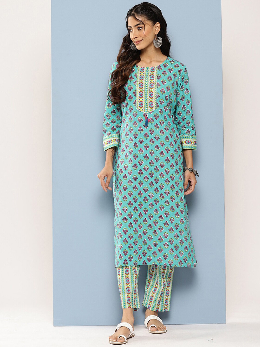 

ODETTE Ethnic Motifs Printed Regular Kurta with Trousers, Blue