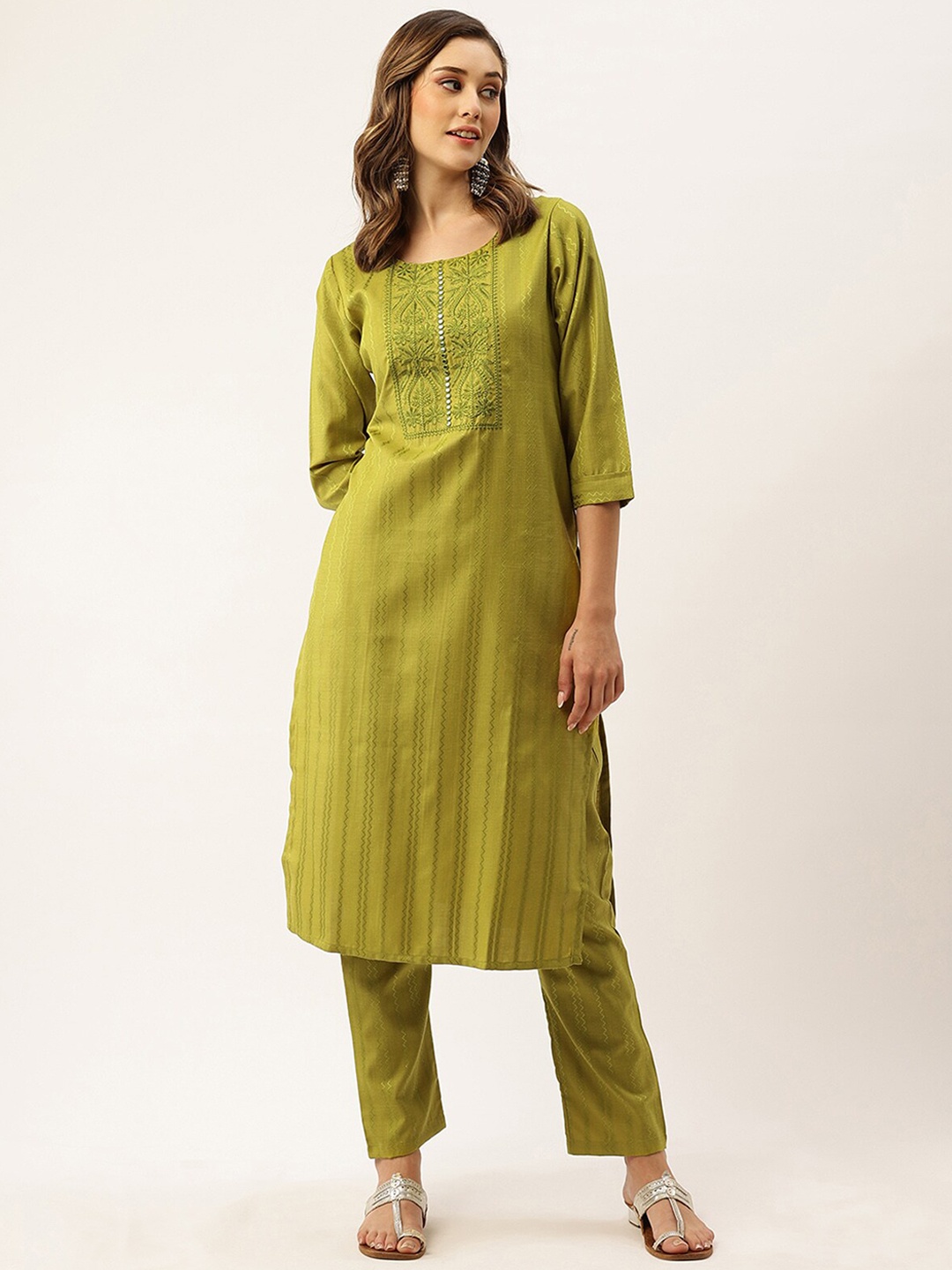 

ODETTE Ethnic Motifs Embroidered Regular Sequinned Kurta with Trousers, Green