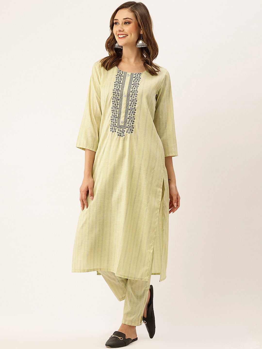 

ODETTE Floral Embroidered Regular Kurta With Trousers, Green