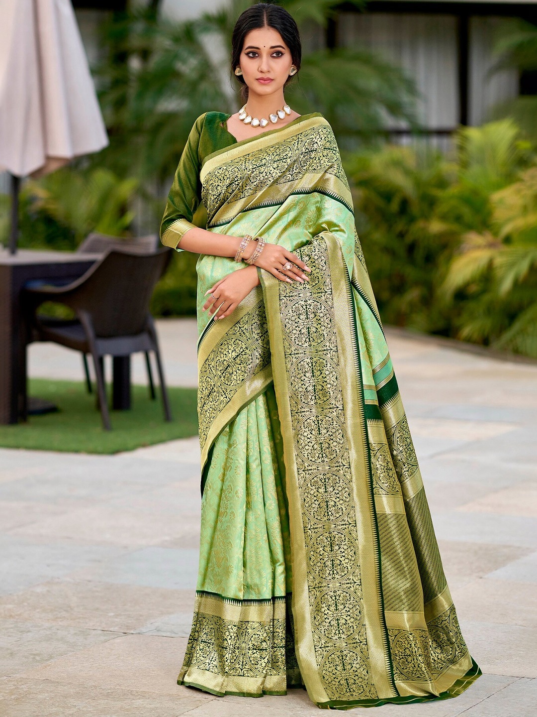 

SARIYA Ethnic Motifs Woven Design Zari Banarasi Saree, Green