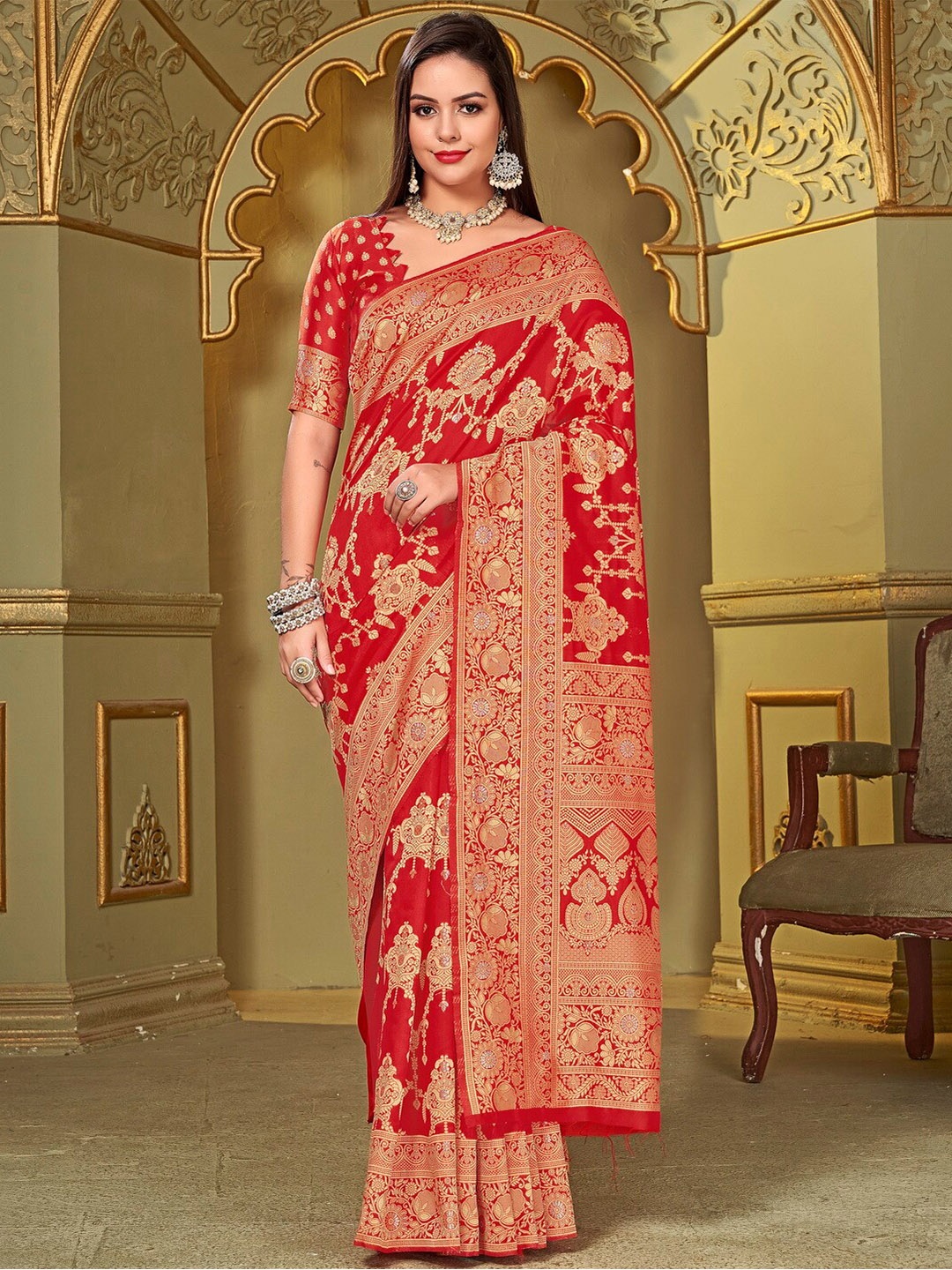 

SARIYA Ethnic Motifs Woven Design Zari Banarasi Saree, Red