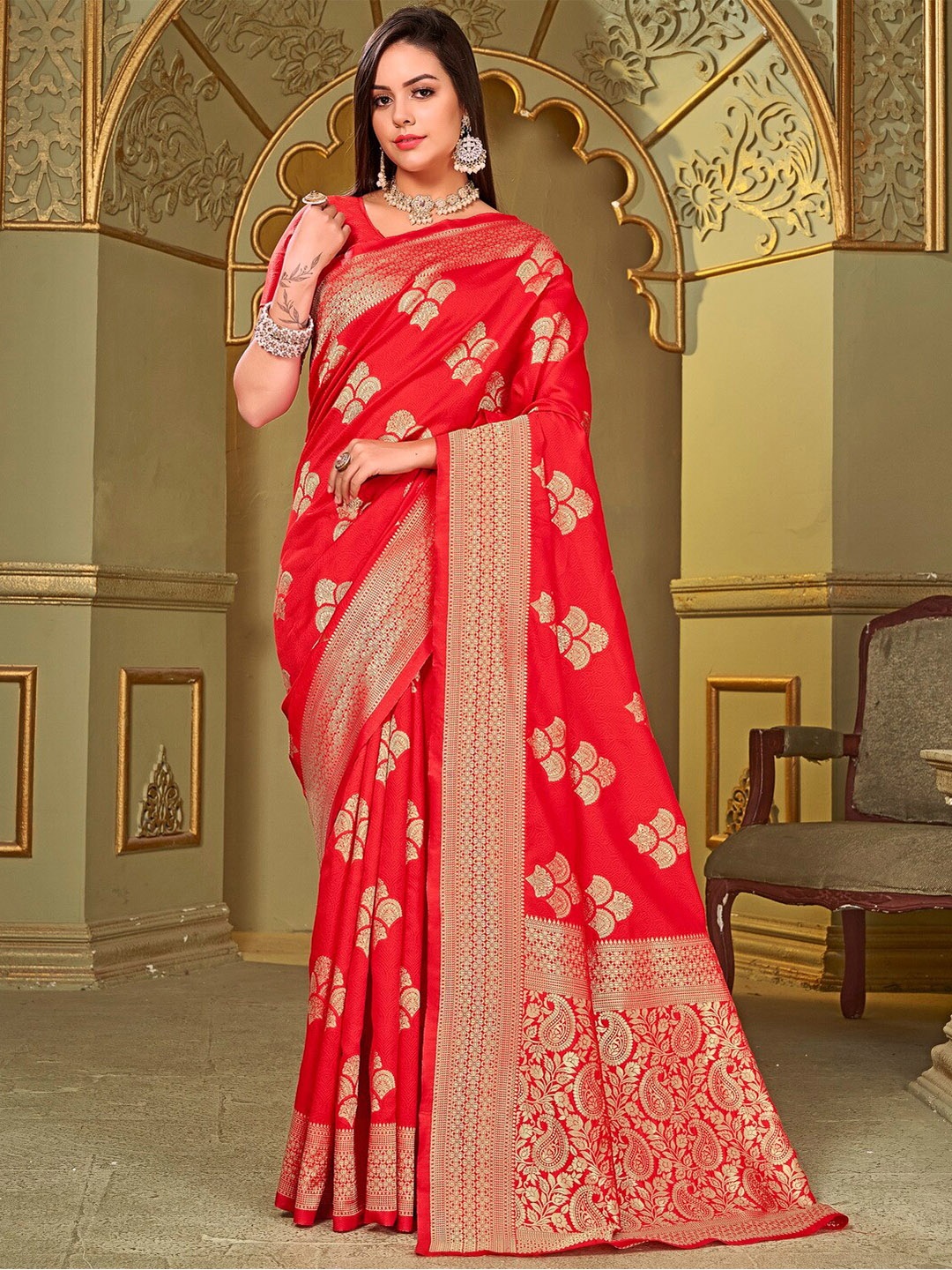 

SARIYA Woven Design Zari Banarasi Saree, Red