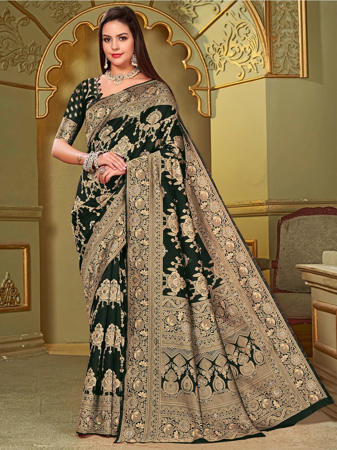 

SARIYA Ethnic Motifs Woven Design Zari Banarasi Saree, Black