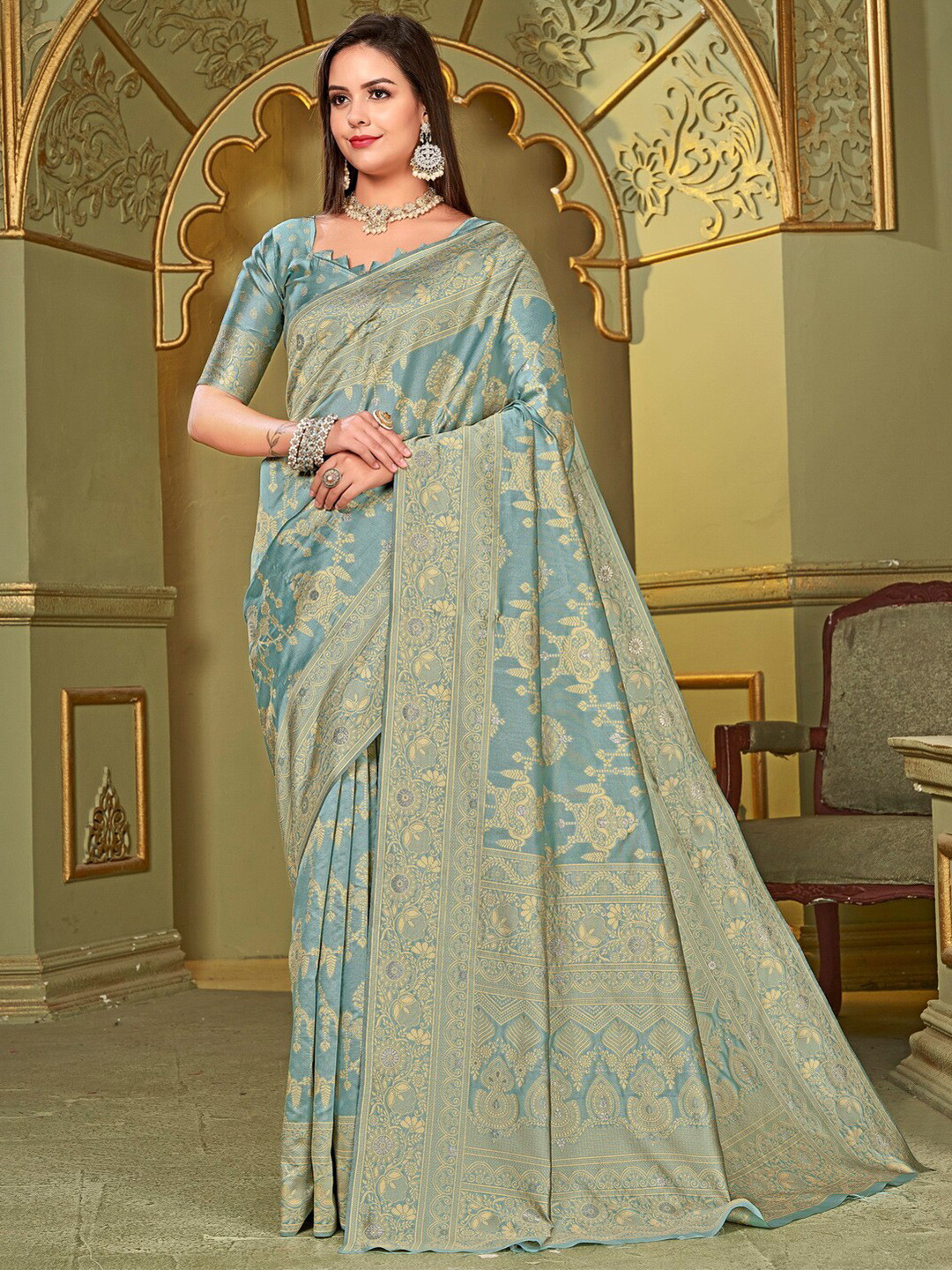 

SARIYA Woven Design Zari Banarasi Saree, Green