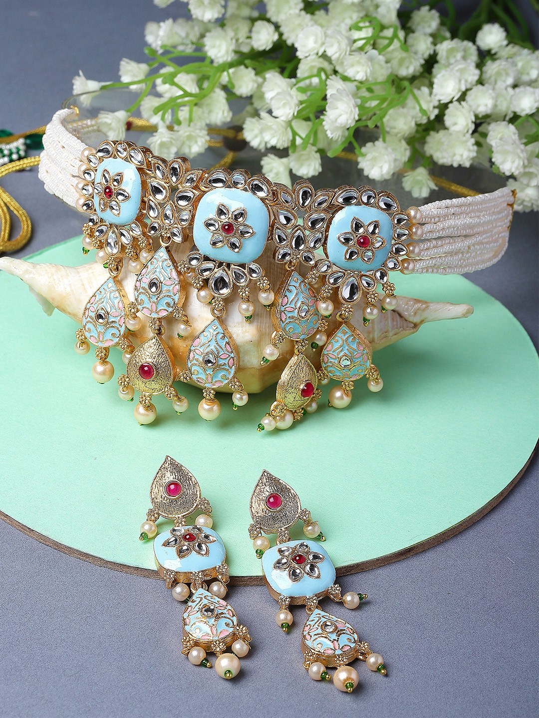 

KARATCART Gold-Plated Kundan-Studded & Beaded Jewellery Set