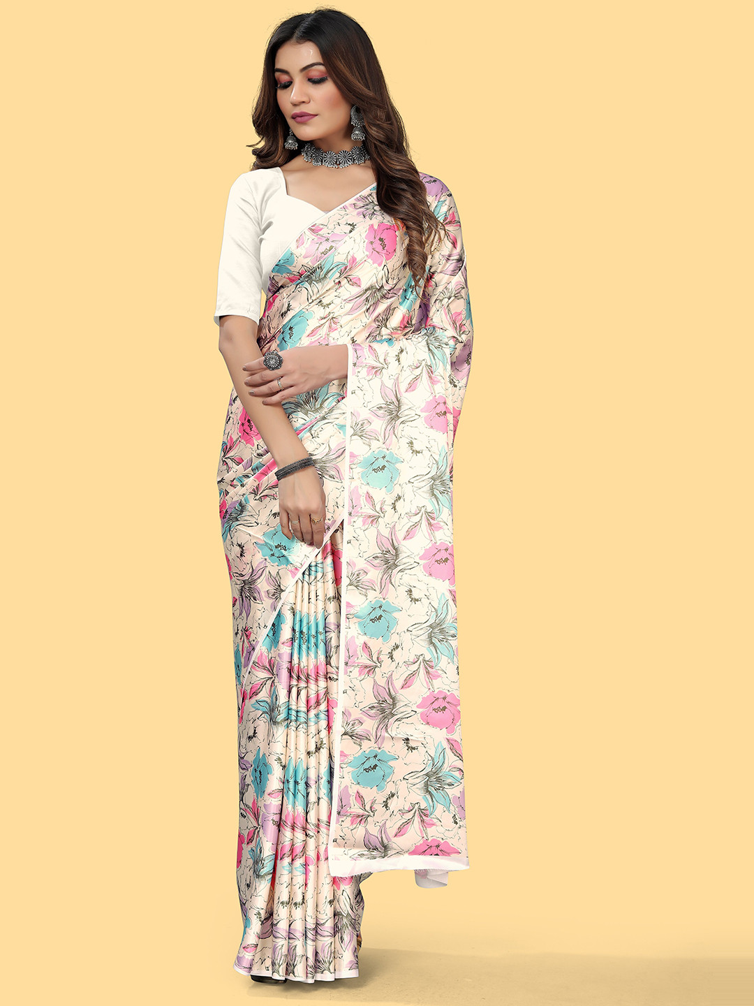 

VEECHIS Floral Printed Satin Saree, Cream