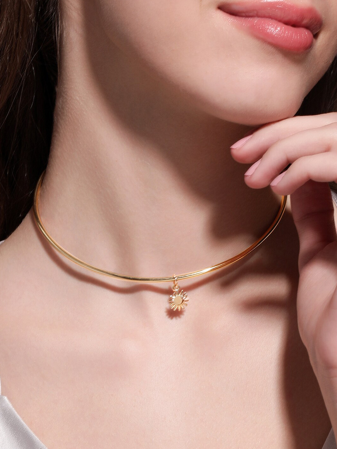 

Rubans Voguish Brass Gold Plated Choker Necklace