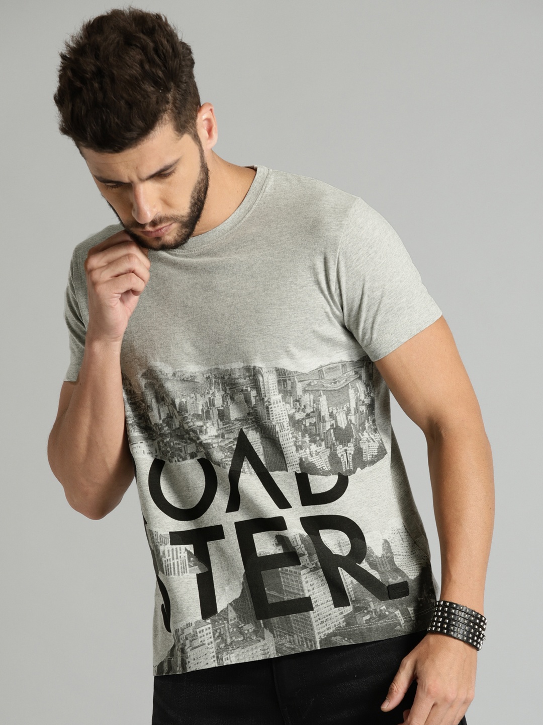 

Roadster Men Grey Melange Printed Round Neck T-shirt