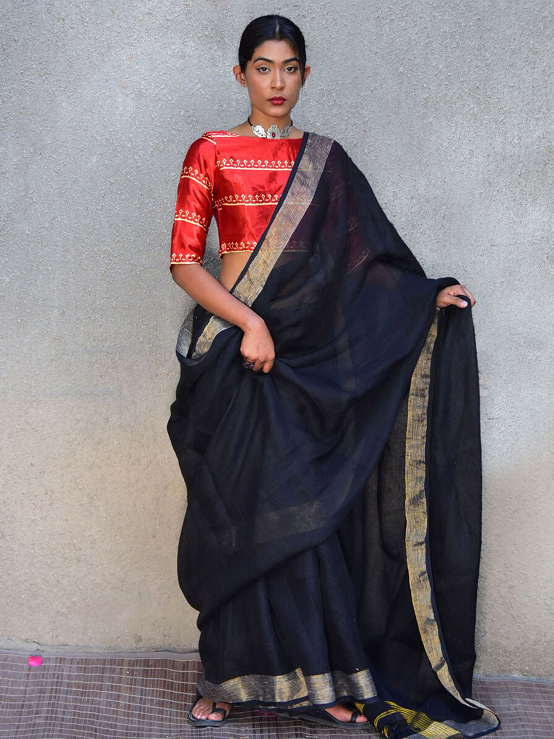 

Chidiyaa Zari Woven Design Border Saree, Black