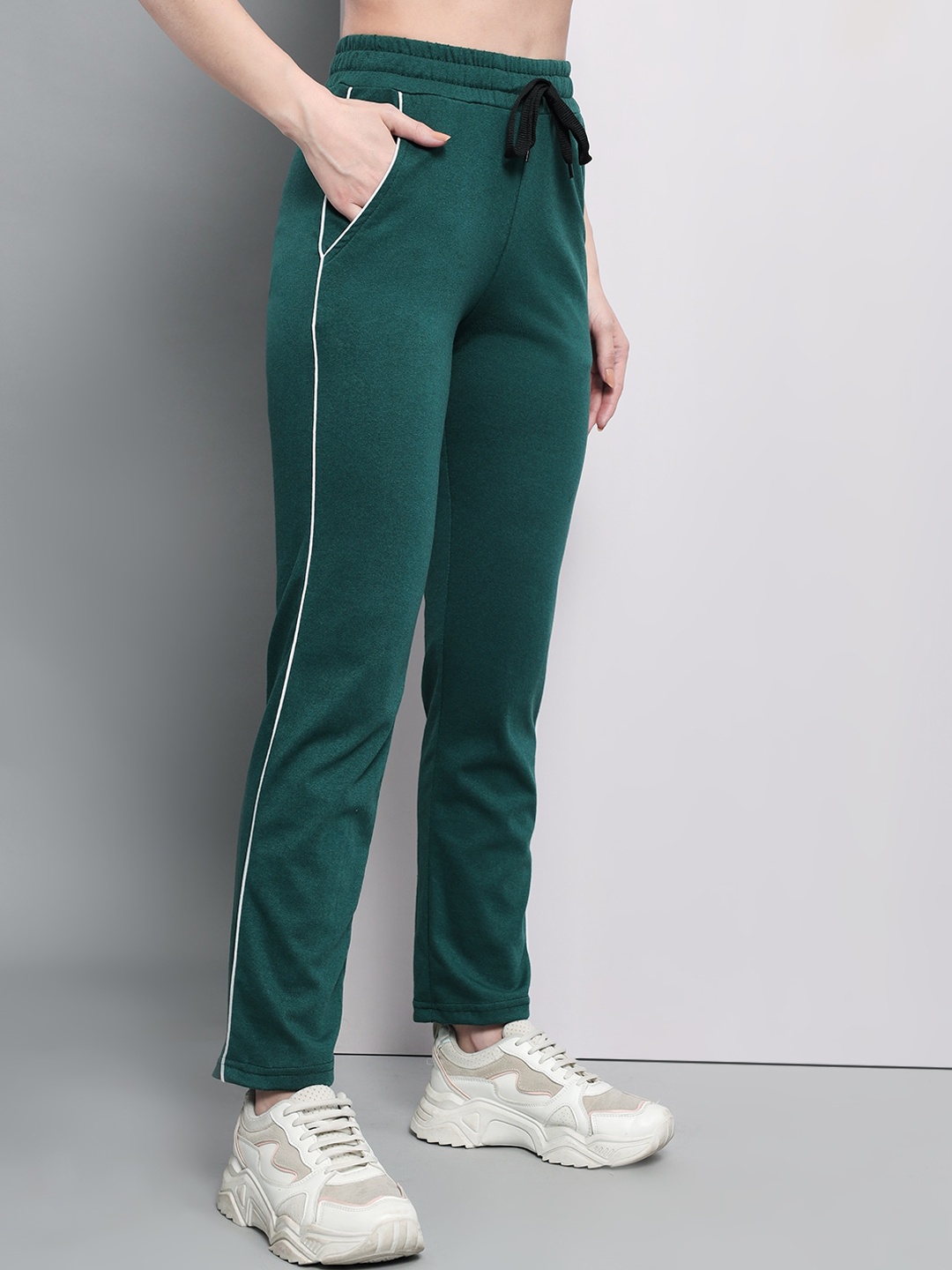 

Q-rious Women Regular Fit Pure Cotton Track Pants, Teal
