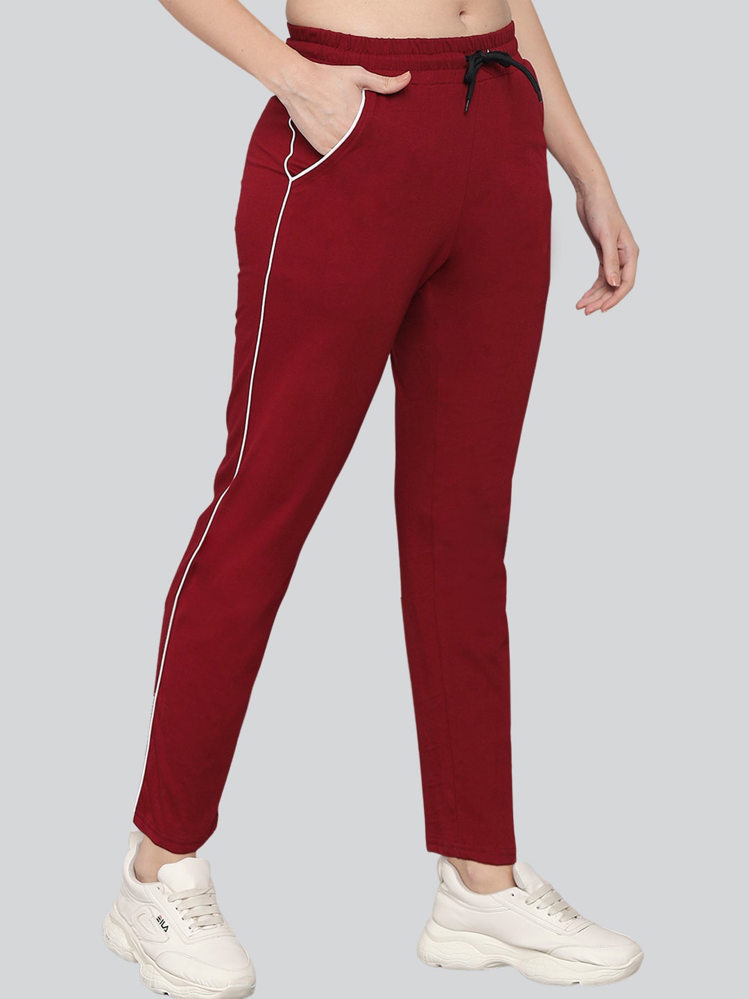 

Q-rious Women Regular Fit Pure Cotton Track Pants, Maroon