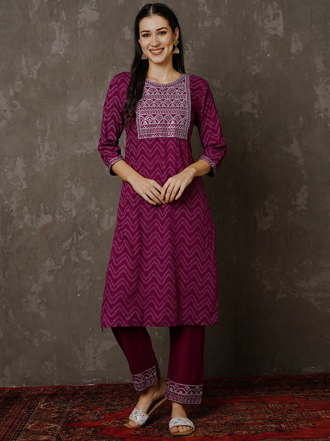 

Anouk Chevron Printed Sequinned Kurta with Trousers, Burgundy