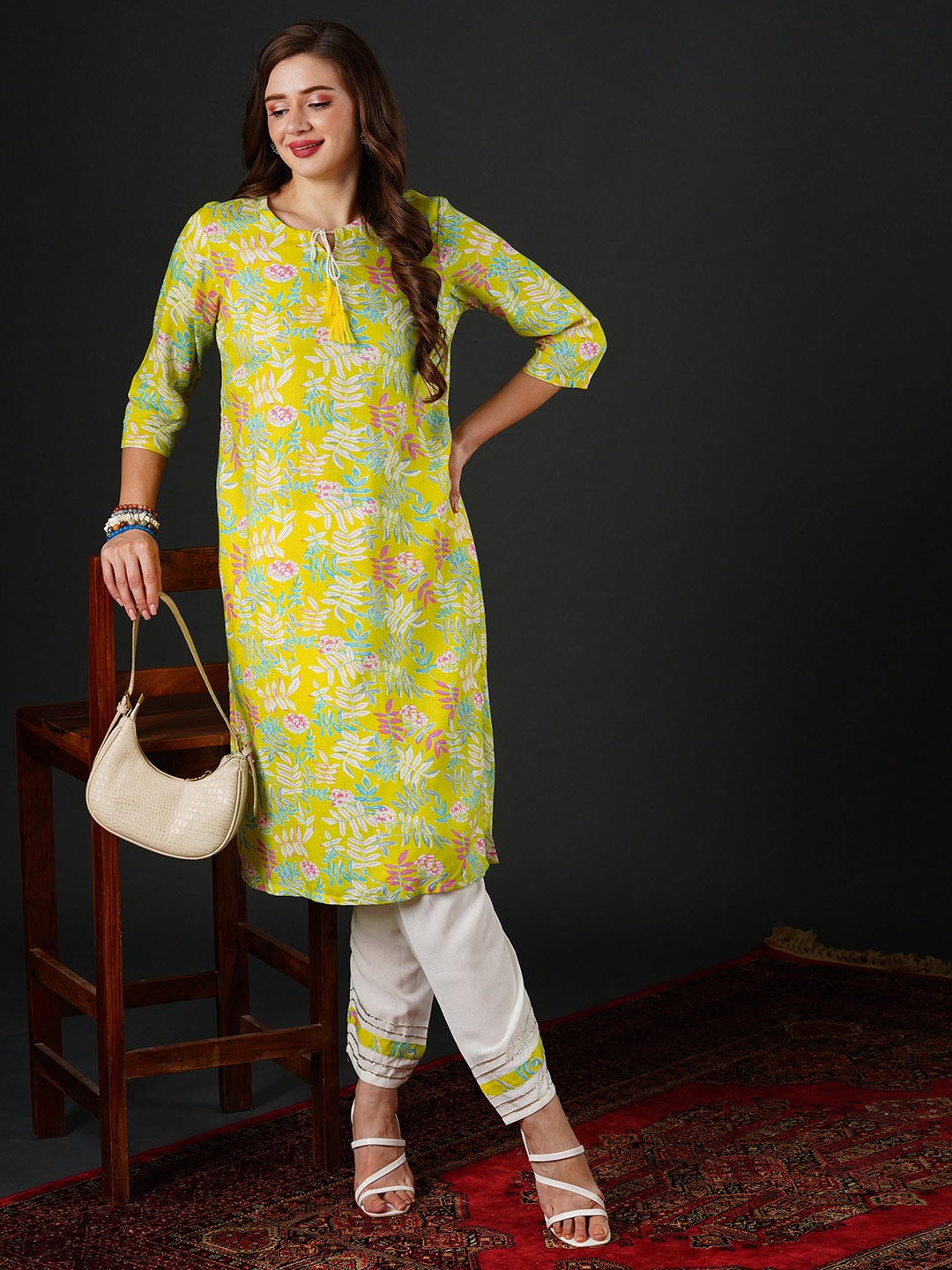 

Anouk Floral Printed Kurta With Trousers, Yellow