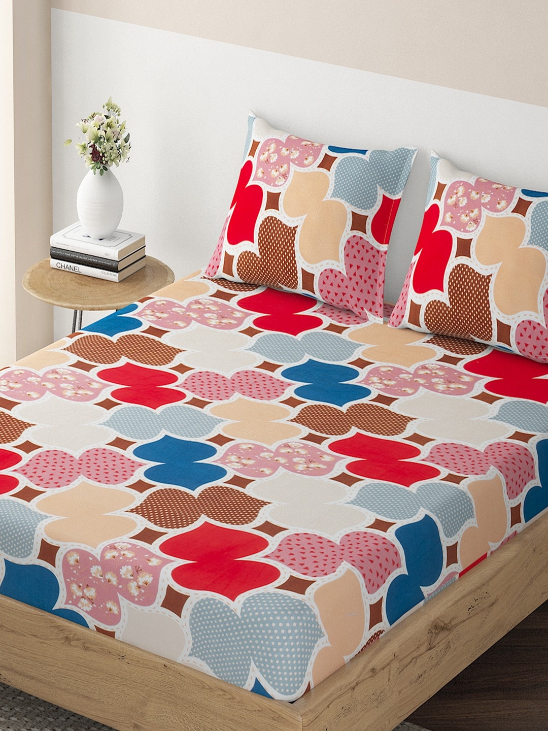 

HOKIPO Geometric Microfiber 140 GSM Fitted King Bedsheet & 2 Pillow Covers, Red