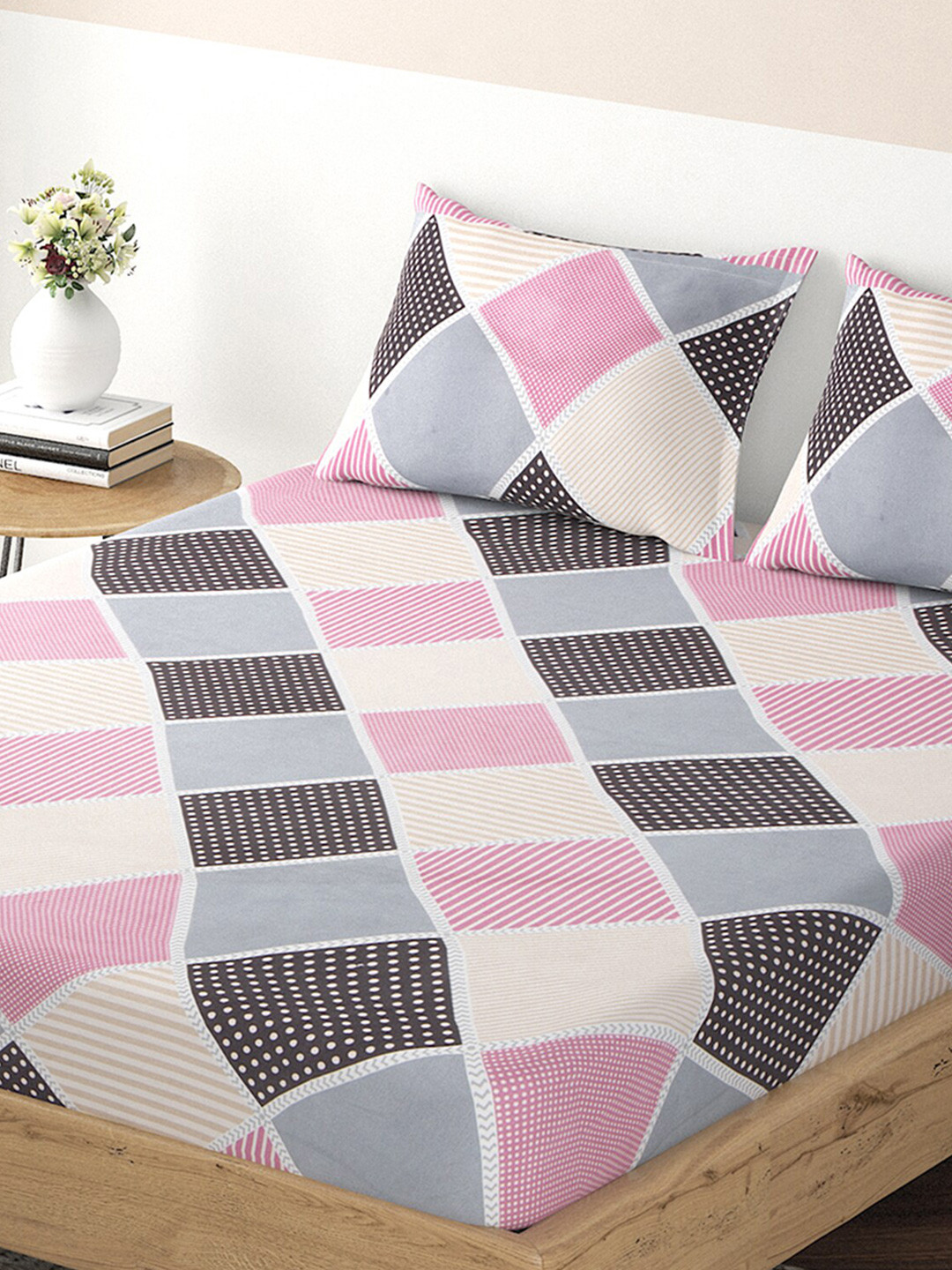 

HOKIPO Blue & White Geometric Cotton 260 TC Fitted King Bedsheet with 2 Pillow Covers