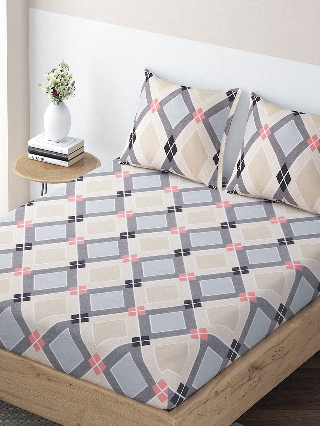 

HOKIPO Geometric Microfiber 140 GSM Fitted Queen Bedsheet With 2 Pillow Covers, Grey