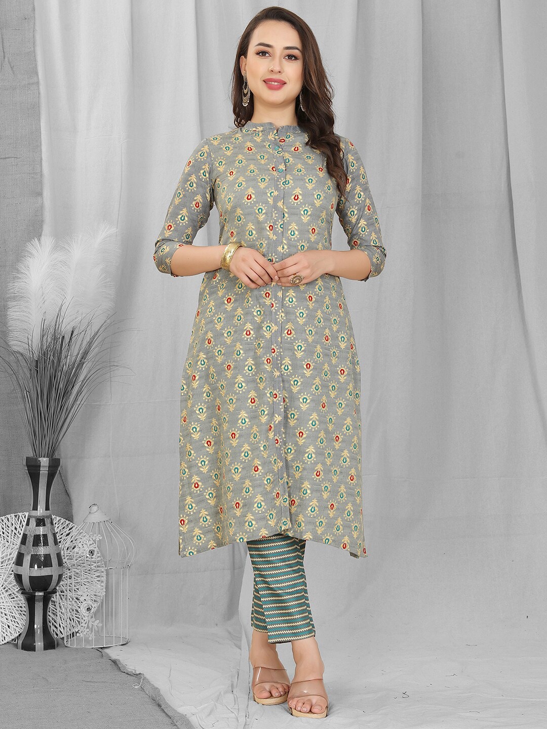 

KALINI Floral Printed Mandarin Collar Straight Kurta with Trousers, Grey