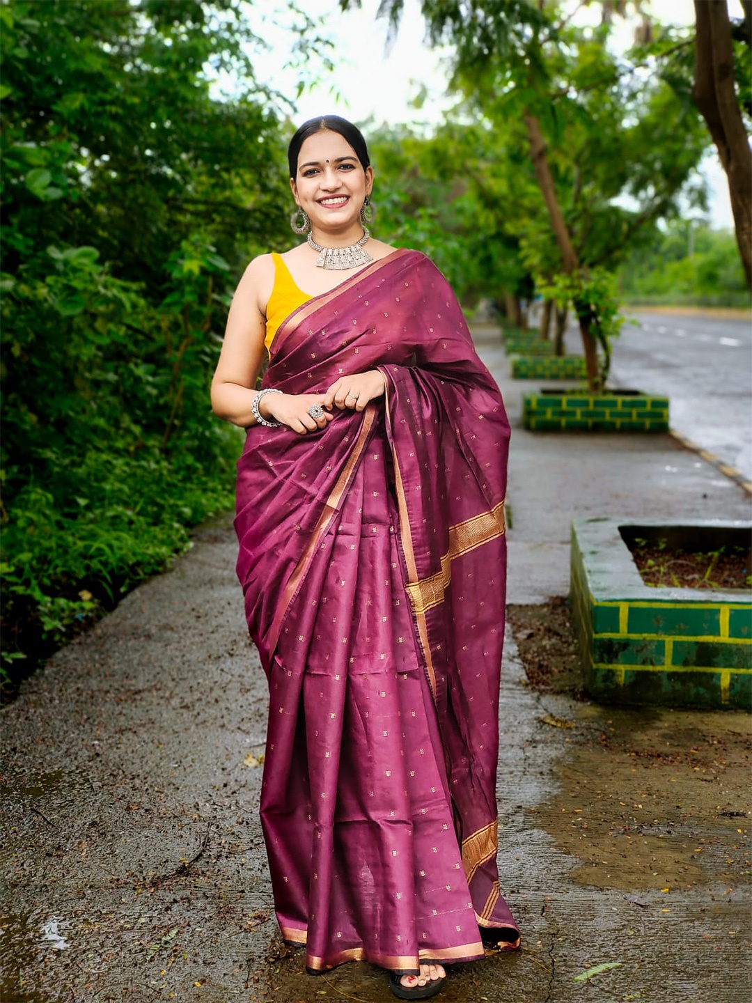 

Apaapi Threads of glory Ethnic Motifs Woven Design Zari Maheshwari Saree, Burgundy