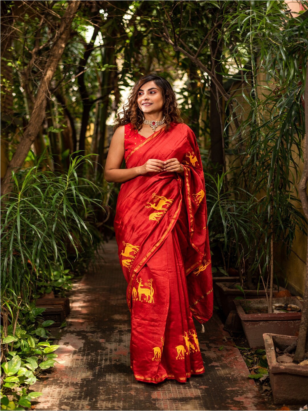 

Apaapi Threads of glory Ethnic Motifs Printed Zari Pure Silk Chanderi Saree, Red